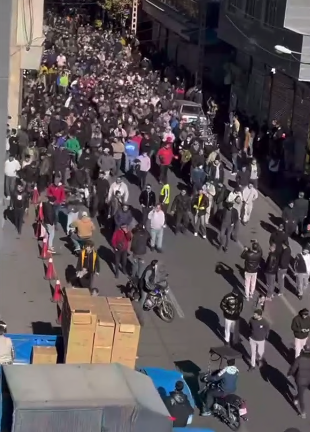 گسترش اعتراضات بازاریان به نقاط مختلف تهران و شهرهای دیگر