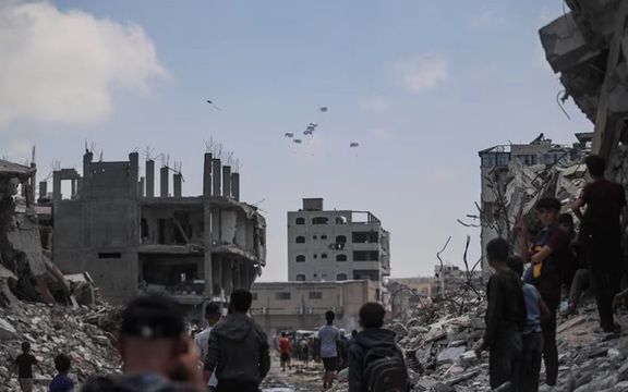 در یک نیمروز ۳۴ نفر در حملات اسرائیل در سراسر غزه کشته شدند