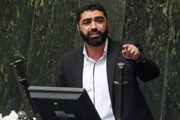 راستینه، نماینده مجلس: خامنهای با سخنان خود خط ممتد خیانت آمریکا را روشن کرد