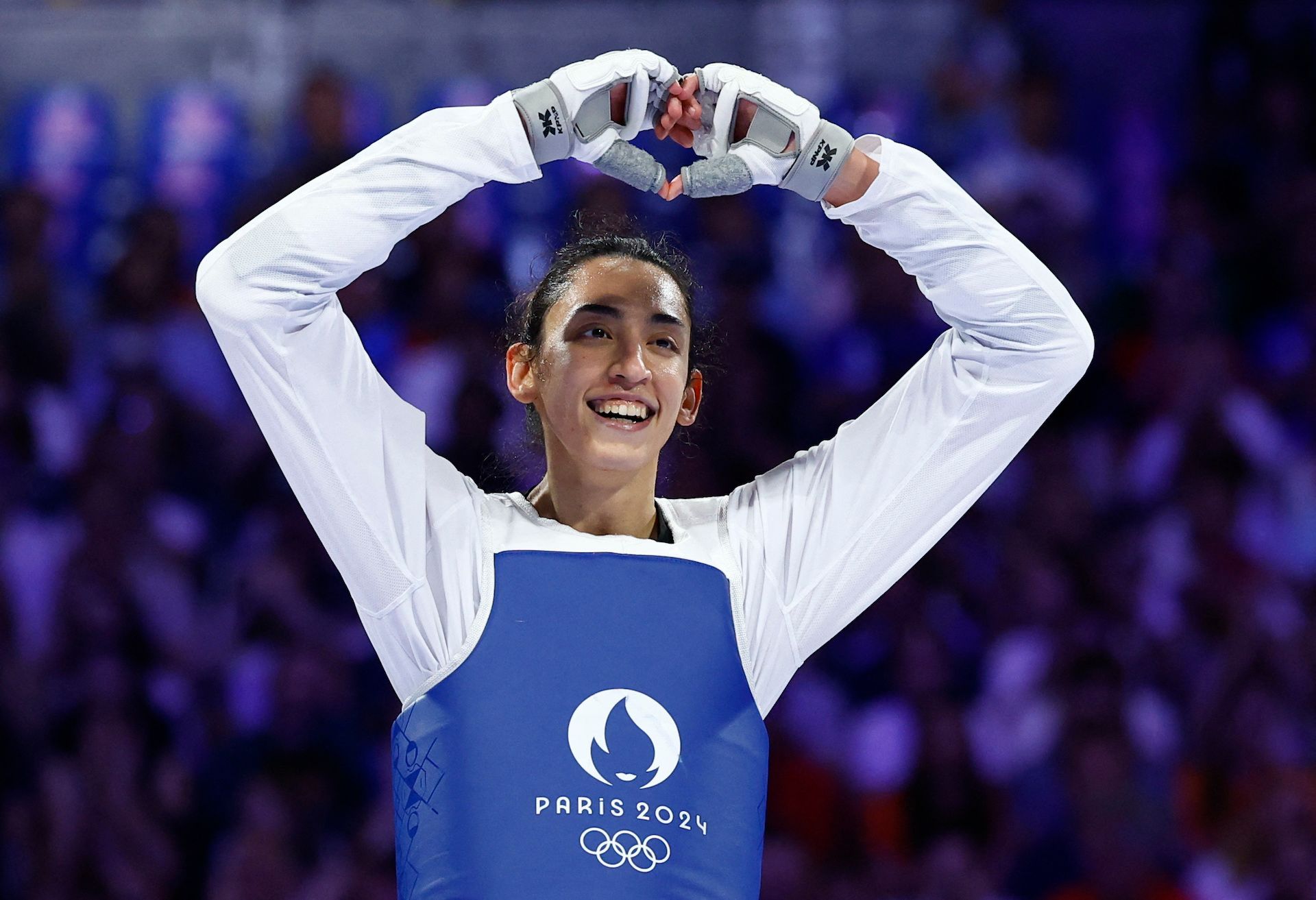 ایسنا به نقل از علیرضا حیدری: «بنده را از برنامه زنده بیرون نکردند»