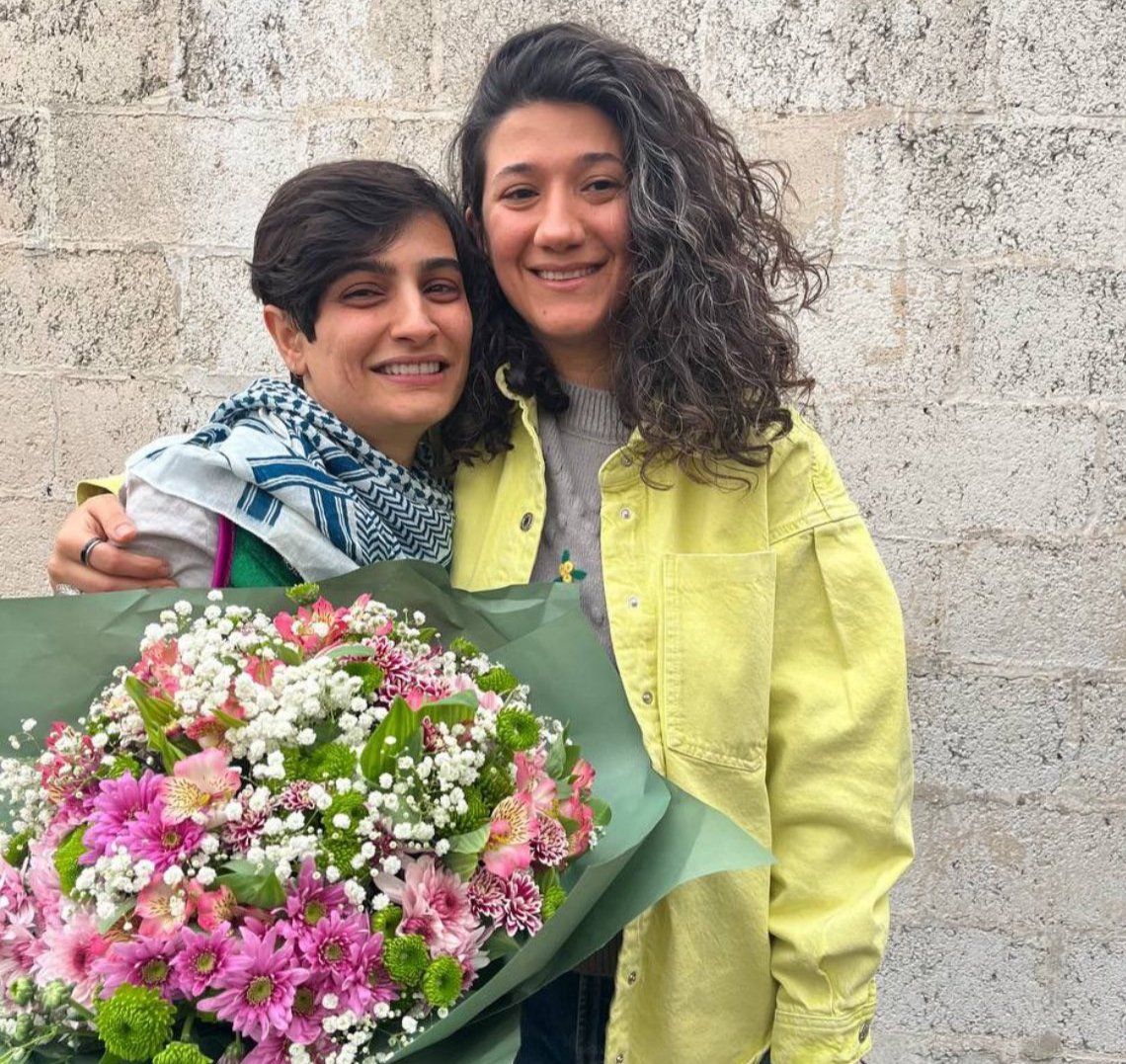 تشکیل پرونده جدید برای الهه محمدی و نیلوفر حامدی به دلیل «کشف حجاب»