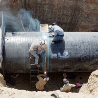 انتقال آب دریای عمان به اصفهان تهدیدی جدی برای محیط زیست است