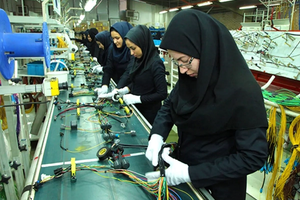 «شیفت دوم» در خانه؛ مسئولیت مضاعف زنان شاغل ایرانی