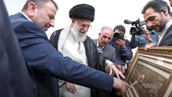 Saleh al-Arouri (left) and Iran’s Supreme Leader Ali Khamenei