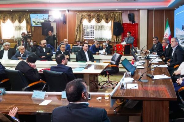 پس از انتقاد از سدسازی و واکنش پزشکیان، صدا و سیما پخش زنده را قطع کرد