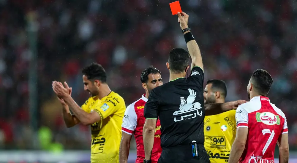 تهدید به تعطیلی لیگ، تمهید فدراسیون پس از درگیری جنجالی هواداران پرسپولیس-سپاهان!