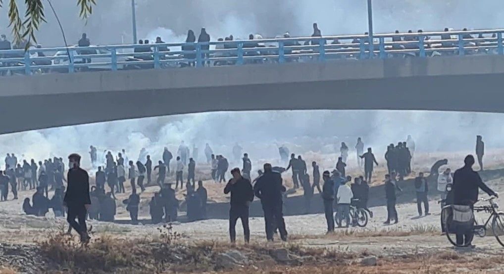 Iran Media Warn Of 'A Major Social Explosion' If Prices Continue To Rise