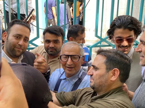 صادق زیباکلام: آزادیام از زندان ربطی به رای دادن در انتخابات نداشت