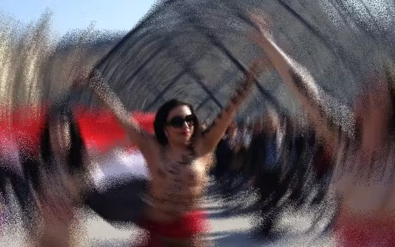 عکس «نود» زنان در شادی مرگ رئیسی؛ بازپسگیری بدنهای سرکوبشده