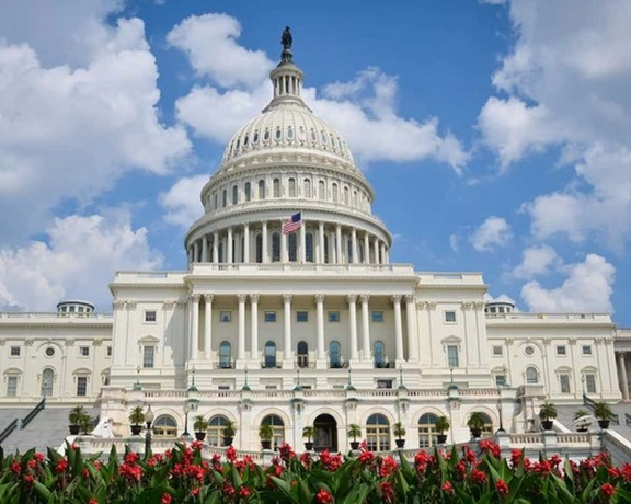 أعضاء بمجلس الشيوخ الأميركي يدعون لتكثيف الضغوط على نظام طهران