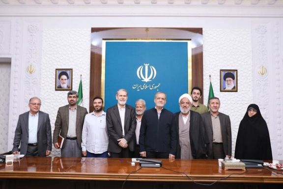 Pezeshkian meeting with leaders of the Paydari Front on Oct 7, 2024