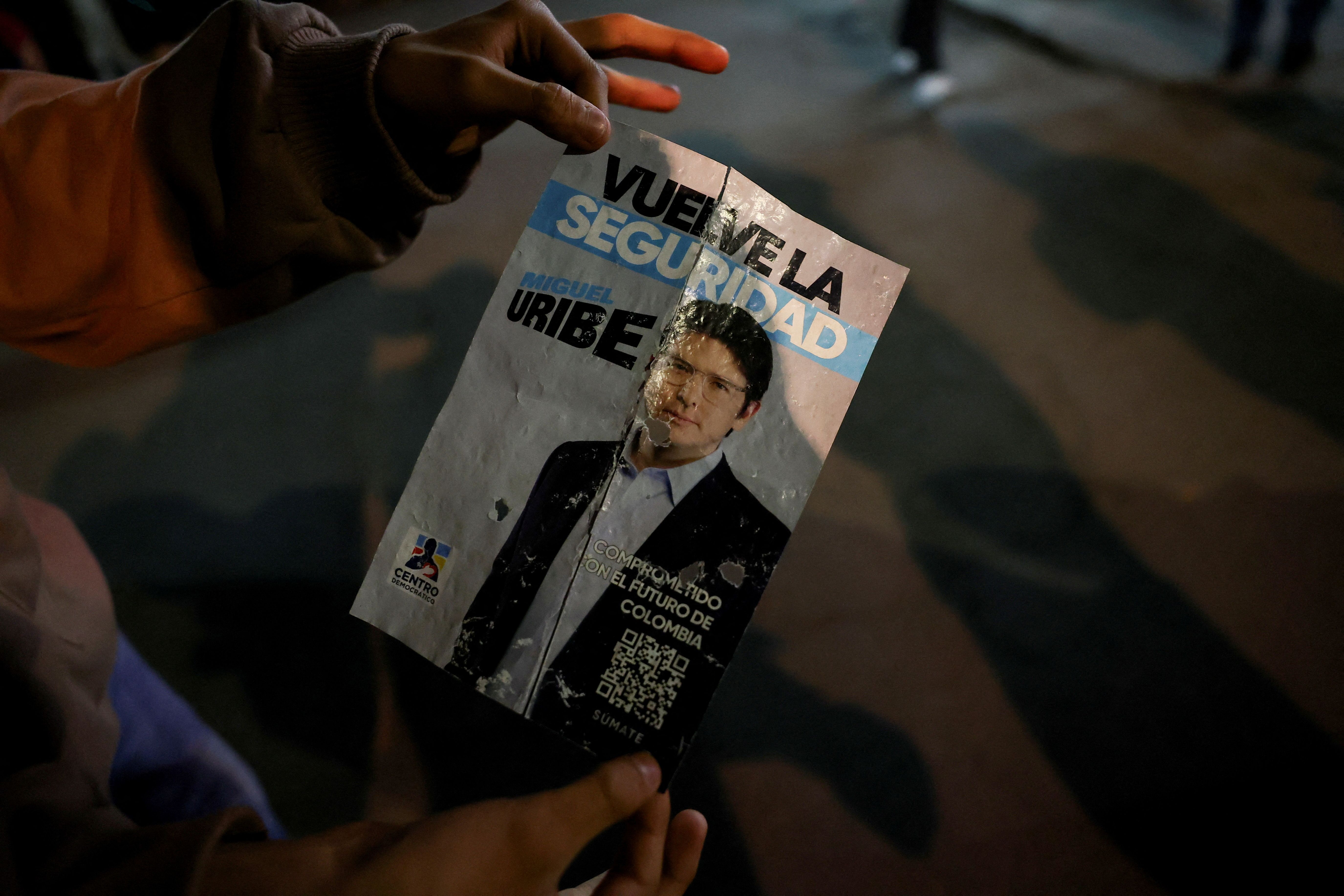 نامزد احتمالی انتخابات ریاست‌جمهوری کلمبیا هدف ۳ گلوله قرار گرفت و حال او وخیم است