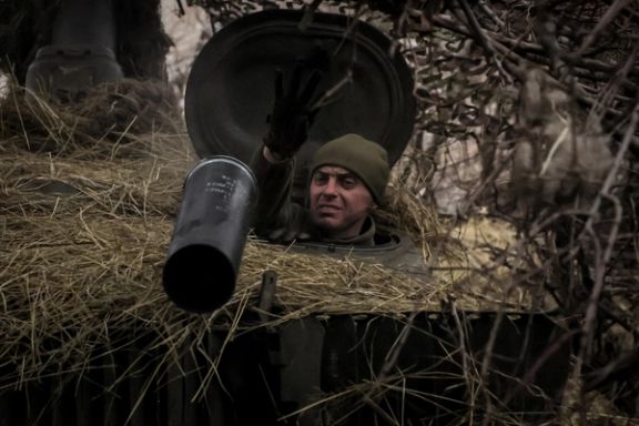 یک سرباز اوکراینی در خط مقدم نبرد با ارتش روسیه، منطقه دونتسک، ۱۹ بهمن