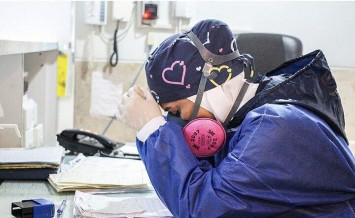 النظام الصحي في إيران يواجه نقصًا يبلغ 165 ألف ممرّض