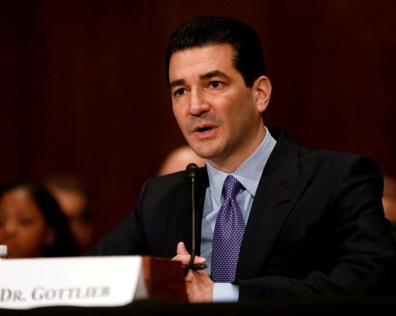 کمیسر پیشین غذا و داروی آمریکا: موج دلتا احتمالا آخرین موج بزرگ کرونا در ایالات متحده است