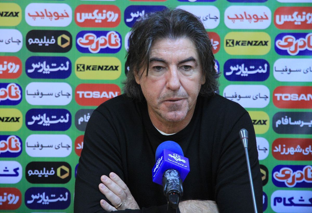 ساپینتو درباره تنش با رضاییان: هیچ مشکلی نداریم، استقلال یک تیم متحد است