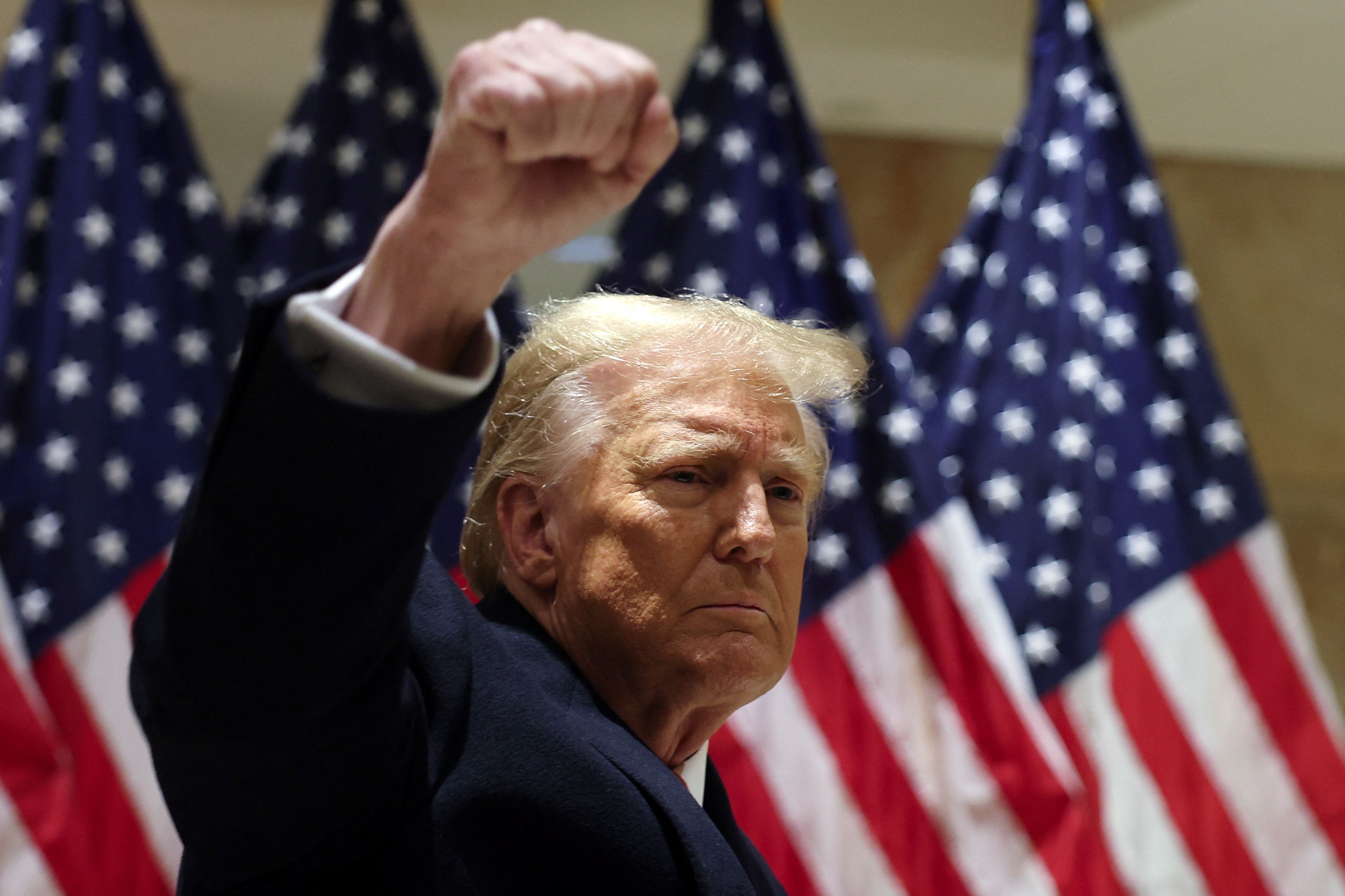 محاکمه ترامپ در پرونده پرداخت حق‌السکوت به ستاره فیلم‌های پورن ۲۷ فروردین آغاز می‌شود