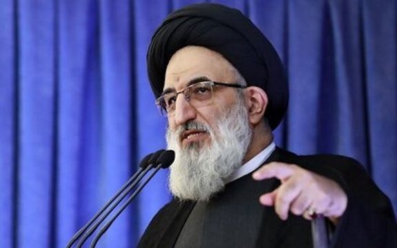 نماینده خامنهای در البرز: پخش اذان از بلندگوها در شهر امنیت را افزایش میدهد