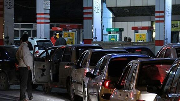 کمیسیون انرژی مجلس: به دلیل محدودیت کارت سوخت صفهای طولانی تا آخر تابستان ادامه دارد