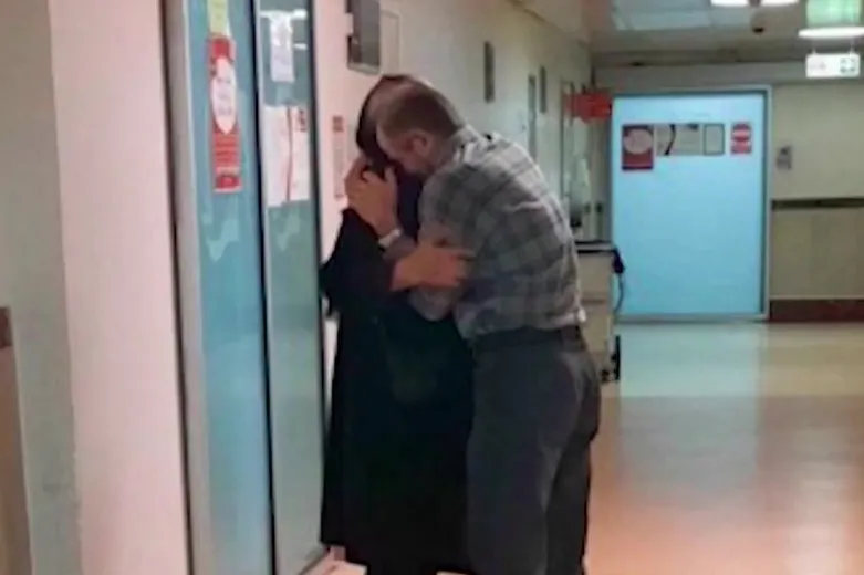 في ذكرى مهسا أميني.. الأمن الإيراني يلاحق عائلات ضحايا الاحتجاجات بالاستدعاءات والتهديدات