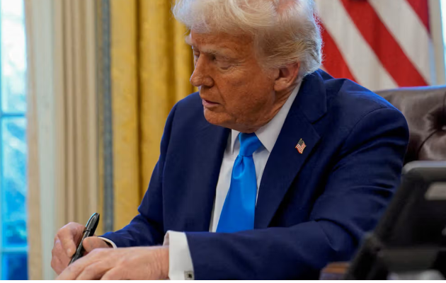 سی‌بی‌اس نیوز: دولت ترامپ اعلام کرد می‌خواهد هزاران پرونده پناهندگی را لغو کند