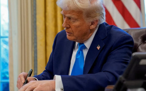 سیبیاس نیوز: دولت ترامپ اعلام کرد میخواهد هزاران پرونده پناهندگی را لغو کند