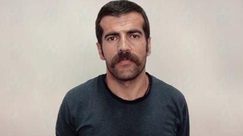 القضاء الإيراني يخطر السجين السياسي الكردي شاكر بهروزي رسميا بحكم الإعدام