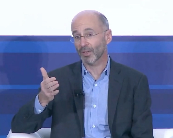 روبرت مالي: قادة النظام الإيراني سجنوا أنفسهم في "دوامة مغلقة"