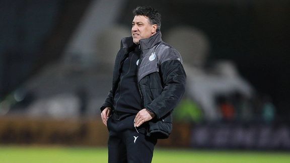 محمد نوازی در نشست خبری پیش از دربی: من روی نیمکت تنها نیستم و ۱۱ نفر مربی در زمین دارم