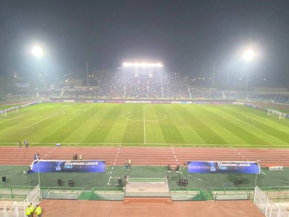 یک ساعت تاخیر در بازی استقلال - الوصل به دلیل گم شدن اتوبوس تیم میهمان در تهران