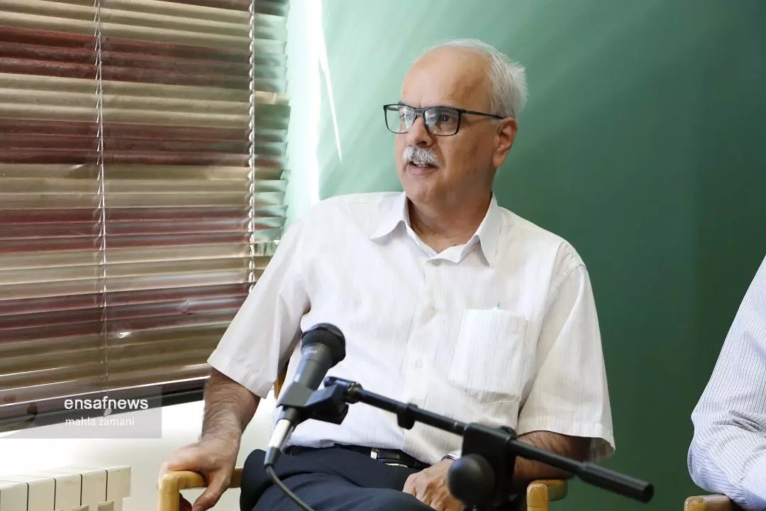 سعید مدنی از درون زندان نیز به انتشار دیدگاه‌های خود پرداخت