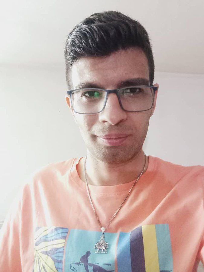 هم‌بندی‌های رضا محمدحسینی، زندانی سیاسی، از در خطر بودن سلامت او در اعتصاب غذا خبر دادند