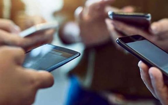 وزیر آموزش و پرورش: باید تبعات آسیب فضای مجازی را بر دانشآموزان کنترل کرده یا کم کنیم