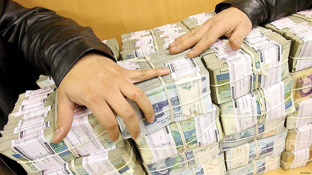 Iran bank branches face cash shortages as demand spikes 
