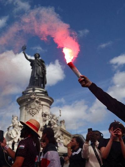 تظاهرات سراسری در فرانسه؛ معترضان جادهها را بستند و با پلیس درگیر شدند