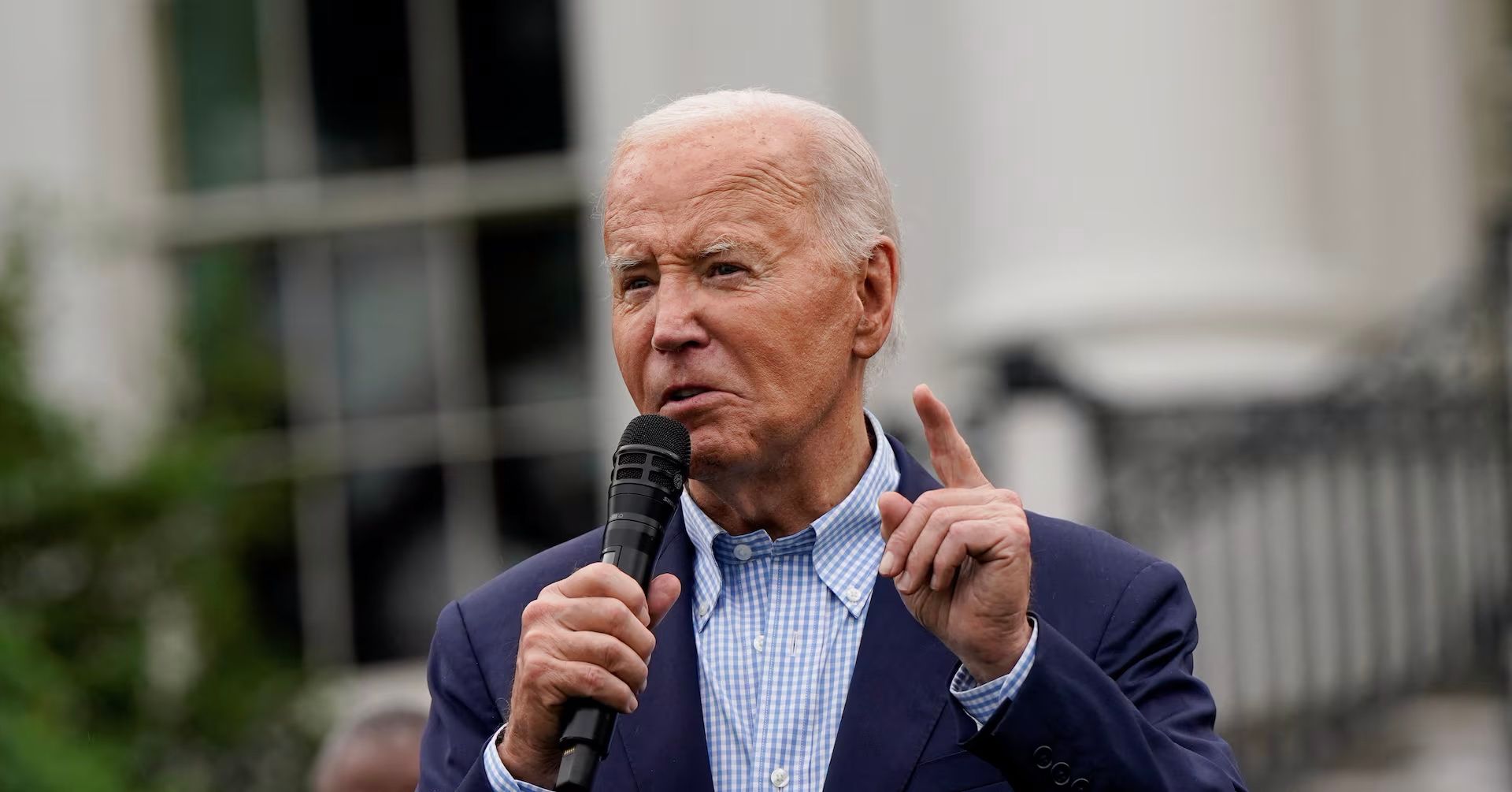 بایدن: فقط خدا می‌تواند مرا قانع کند از رقابت‌ها کنار بکشم