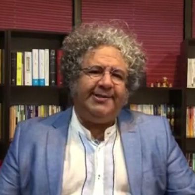 کانون نویسندگان ایران از انتقال شبانه بکتاش آبتین از زندان اوین به بیمارستان خبر داد