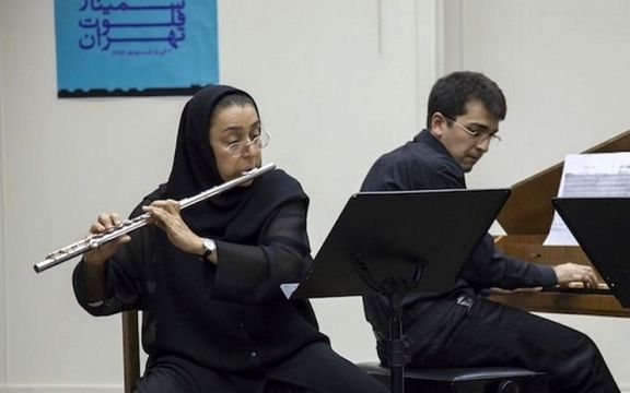 آذین موحد، استاد دانشگاه تهران: حقوقم از آذر سال گذشته قطع و شفاهی ممنوعالتدریس شدم