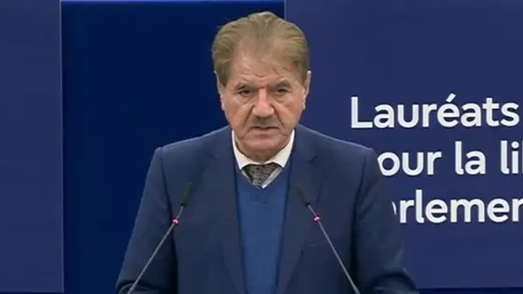 محامي أسرة أميني: النظام الإيراني لم يعقد محكمة واحدة في حادثة مقتل مهسا أميني