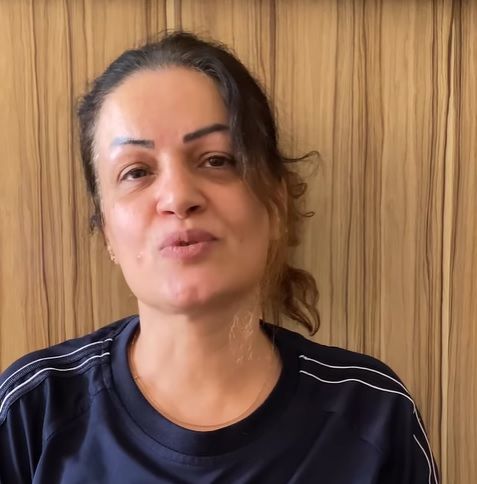 مادر حدیث نجفی: ما سکوت نکردیم و از نظام نیستیم