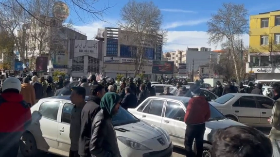 مردم اصفهان، کرمانشاه و فسا در چهارمین روز اعتراضات تجمع کردند