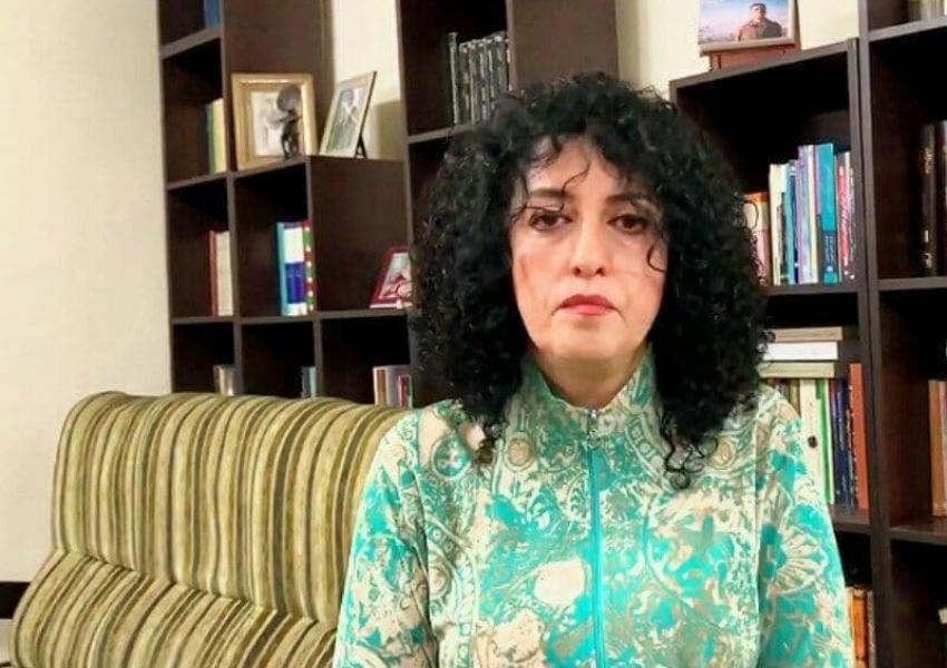 با انتقال به اوین، حکم ۳۰ ماه حبس و ۸۰ ضربه شلاق به نرگس محمدی ابلاغ شد