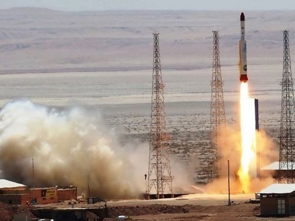 ادامه اظهارات ضد و نقیض درباره موشک ماهوارهبر؛ حاجیزاده: پرتاب با سوخت جامد موفق بود