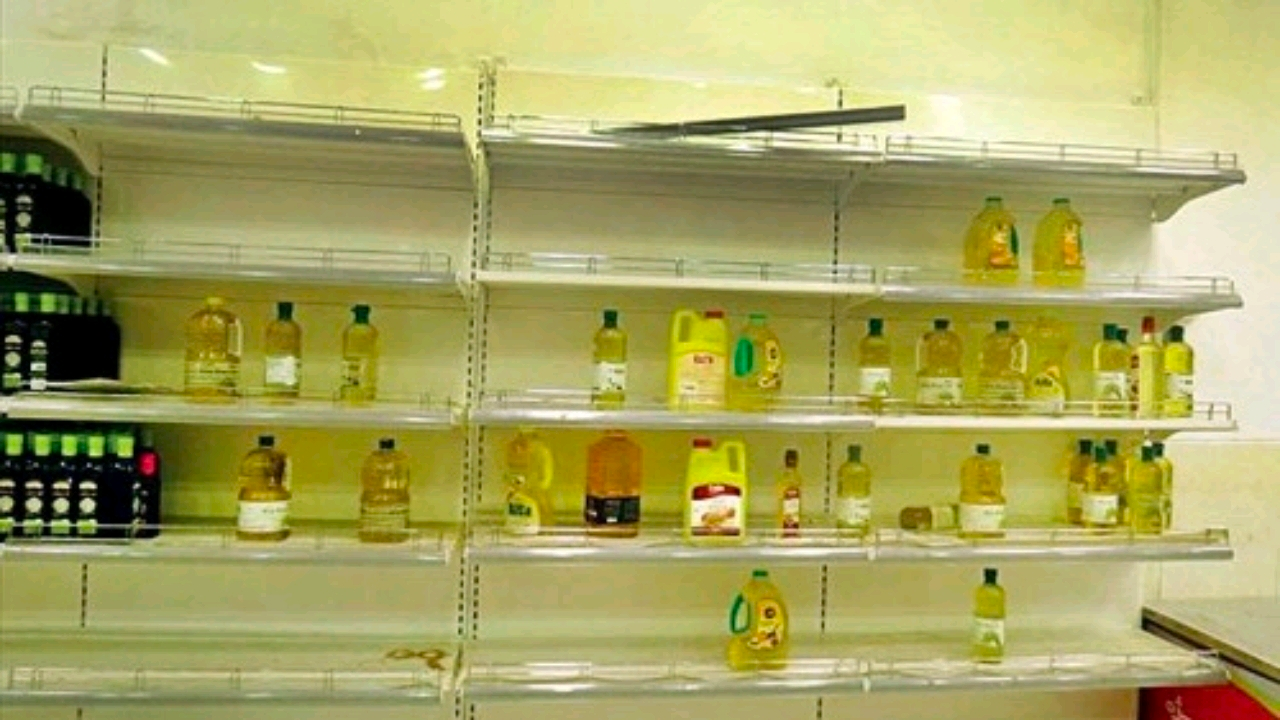 فروش کالاهای اساسی تولید قبل با قیمت جدید؛ کمبود کالا و چهار برابر شدن قیمت روغن