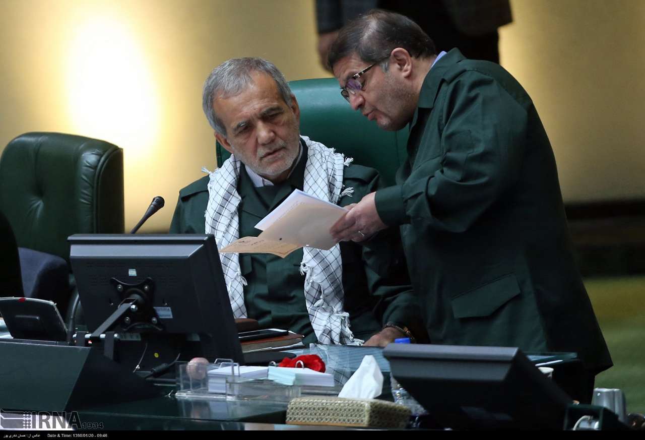 پزشکیان بارها نشان داده بود که حاضر نیست به هسته سخت و نظامی قدرت پشت کند