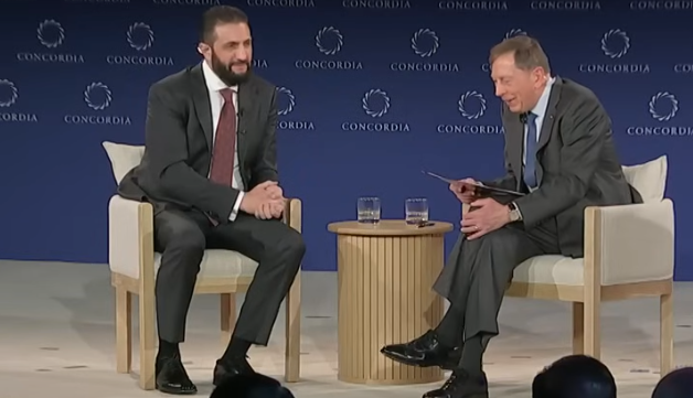 الشرع در آمریکا با ژنرالی که او را در سال‌های ۲۰۰۶ تا ۲۰۱۱ بازداشت کرده بود،‌ گفت‌وگو کرد