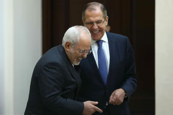 ظریف: لاوروف درباره مکانیسم ماشه حقیقت را وارونه می‌گوید