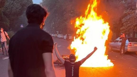 Young protesters in Tehran in September 2022