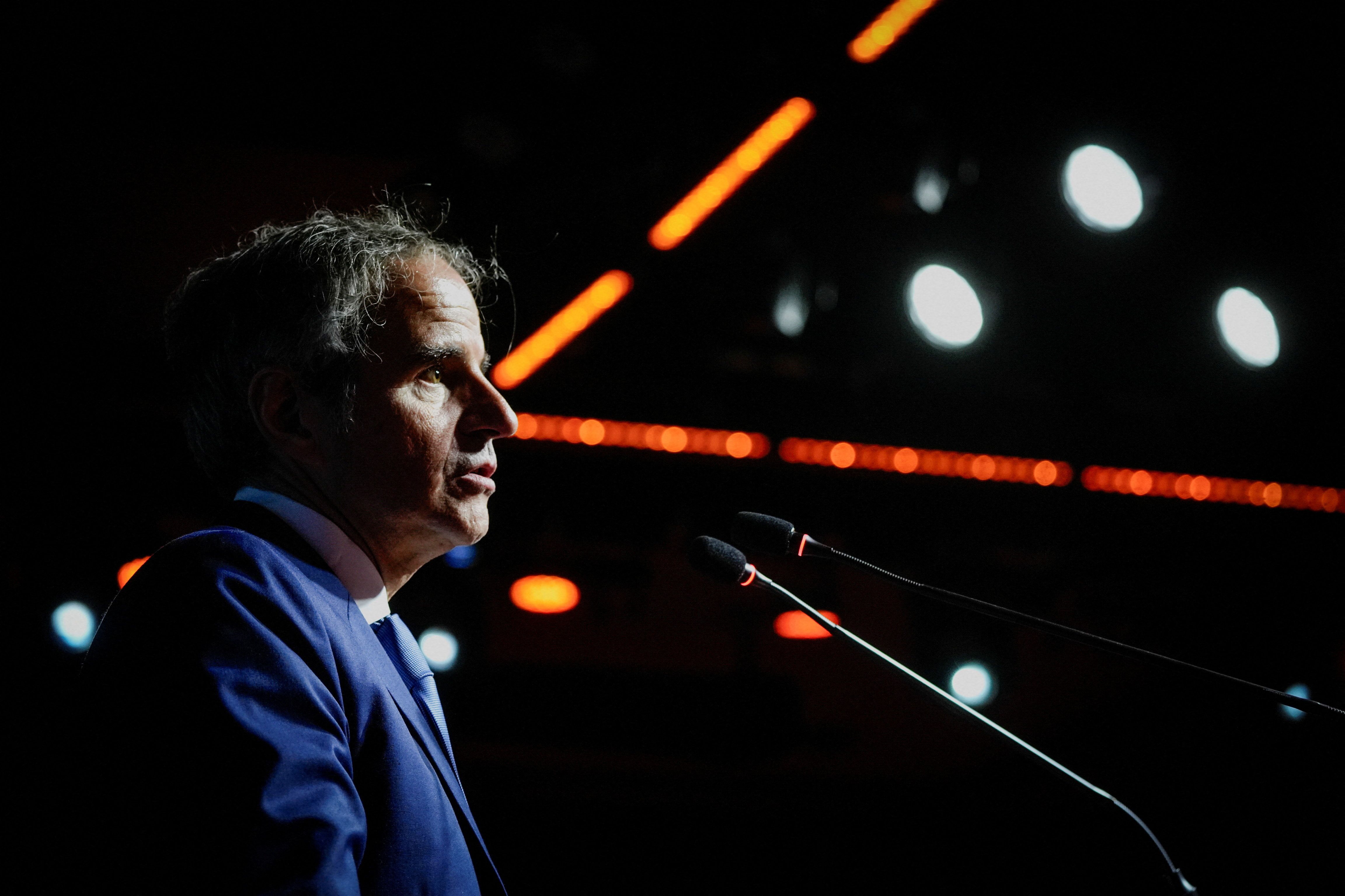 منتقدًا مواقفه.. رئيس منظمة الطاقة الذرية الإيرانية: غروسي "جزء من العدو"