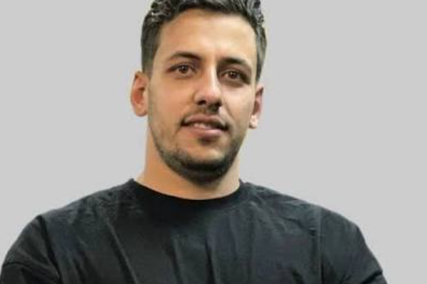 موقع حقوقي: نُقل سجين محكوم بالإعدام إلى زنزانة انفرادية في سجن "قزل حصار" بإيران
